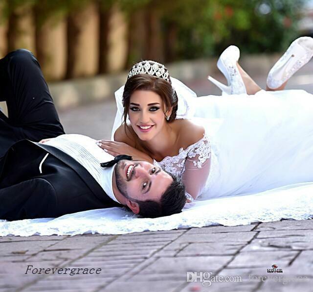 2019 Classical Long Sleeves Wedding Dress Arabic Lace Appliques Off the Shoulder Bridal Gown Custom Made Plus Size