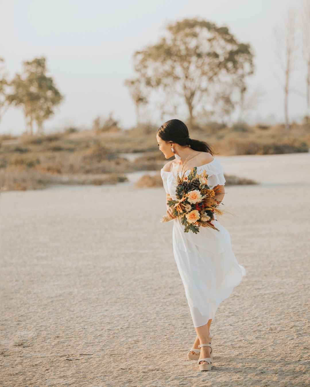 2020 Modest Simple Plus Size Off Shoulder Short Sleeve A Line Wedding Dresses Tulle Bow Sash Wedding Gowns Tea Length robe de mariée