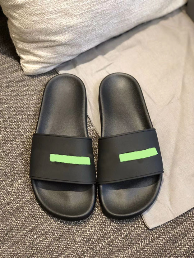2020 top designer slippers fashion slide letter leather beach slippers indoor bathroom shoes summer cool men's and women's shoes 0054, Black
2020 top designer slippers fashion slide letter leather beach slippers indoor bathroom shoes summer cool men's and women's shoes 0054, Black
