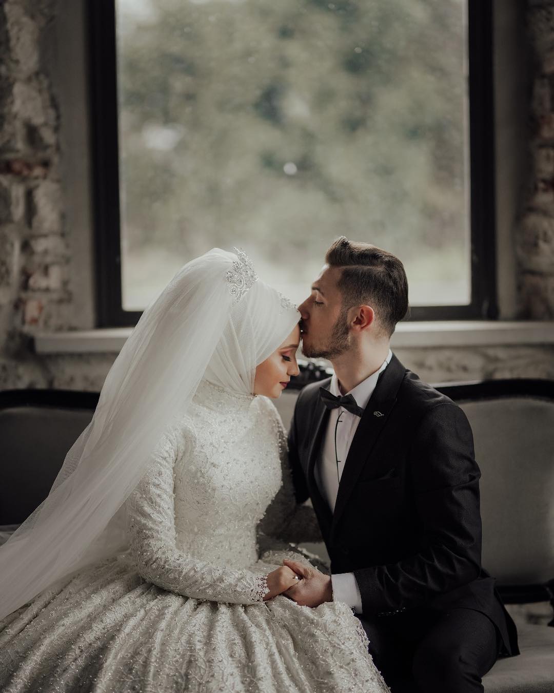 Luxury Muslim Wedding Dresses With Hijab Long Sleeve Beads Lace Plus Size Saudi Arabic Bridal Gowns Chapel robe de mariée
