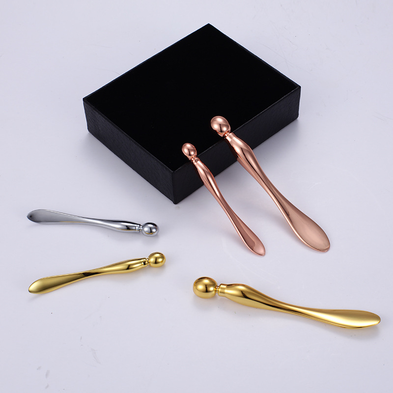 Facial Mask Spoon Gold Alloy Metal Cosmetic Spatulas DIY Eye Cream Mixing Spatula Scoop Anti Wrinkle Massage Sticks Makeup Tools
Facial Mask Spoon Gold Alloy Metal Cosmetic Spatulas DIY Eye Cream Mixing Spatula Scoop Anti Wrinkle Massage Sticks Makeup Tools