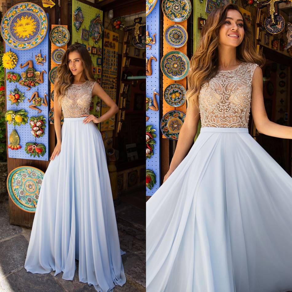 2020 Modest Beautiful Jewel Sleeveless A Line Evening Dresses Lace Applique Sequins Crystal Beading Formal Dresses Sweep Train Party Gown