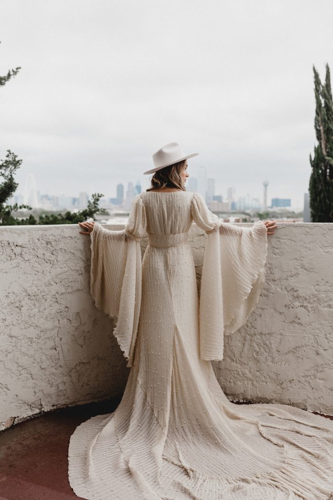 Bohemian Wedding Dresses V Neck Sweep Train Front Split Pearls Long Sleeve Bridal Gowns Custom Made Vintage Wedding Dress Boho Style
