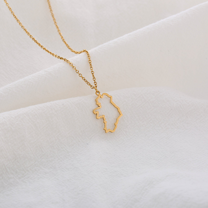 30PCS Outline Republic of Ireland Country Map Necklace Continent Dublin Pendant Necklaces for Motherland Hometown Female Ladies Party Gifts