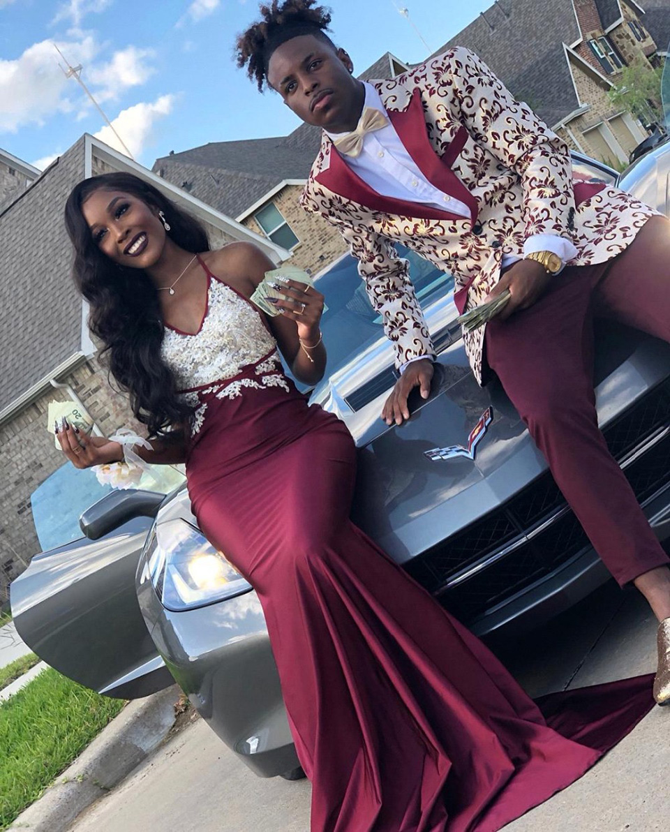 Sexy Mermaid Burgundy Prom Bridesmaid Dresses Long White Appliqued Pears V Neck Black Girls Prom Dresses Formal Party Gown