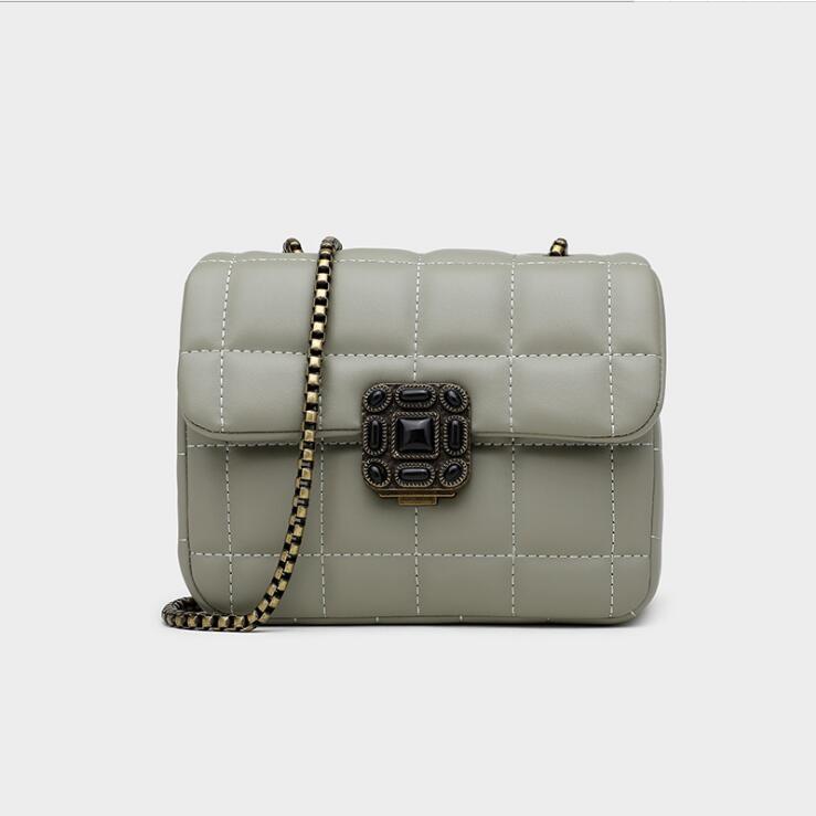 Factory wholesale women bag street trend plaid womens shoulder handbag personality plum lock chain bags exquisite embroidery fashion handbags
Factory wholesale women bag street trend plaid womens shoulder handbag personality plum lock chain bags exquisite embroidery fashion handbags