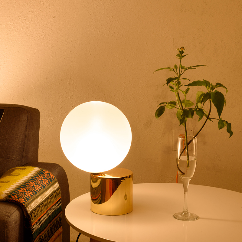 Post Modern LED Table Light G9 lamp creative White glass lampshade table lamp simple light office lamps personality decoration