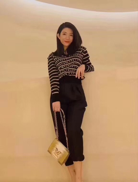 Spring/Summer 2020 High-end Quality Fashion Lady's Wool Blended V-neck Hand-made Golden Pointed Petal Sweater S-L