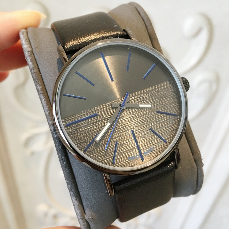 Hot Items 2019 Top Man Leather Watch 5 Colors black Japan Movement business male watches Luxury Quartz Clock Wholesale Price dropshipping, Green
Hot Items 2019 Top Man Leather Watch 5 Colors black Japan Movement business male watches Luxury Quartz Clock Wholesale Price dropshipping, Green