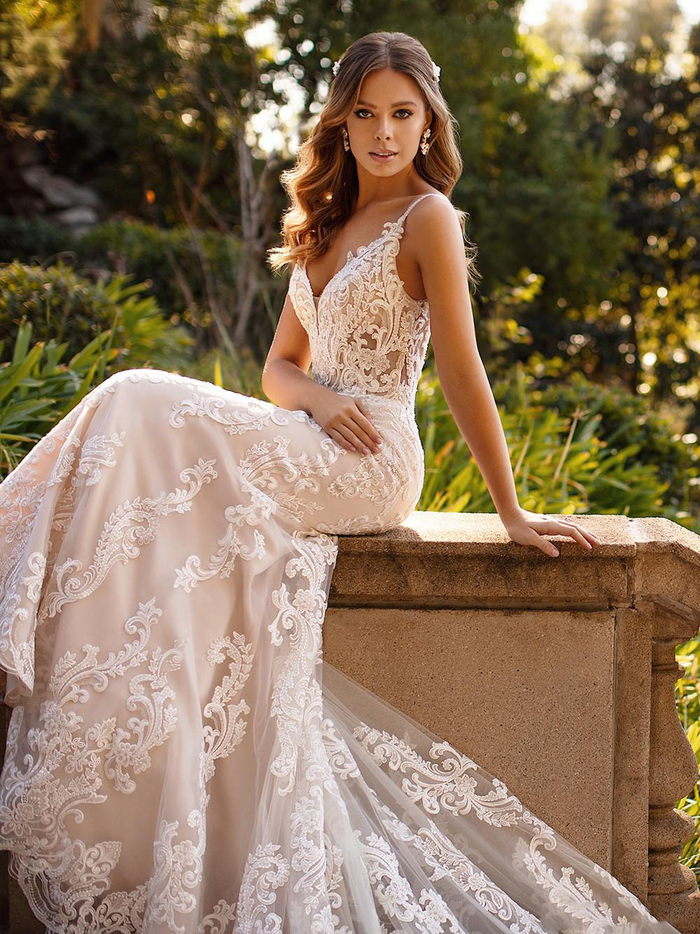 Mermaid Wedding Dresses Spaghetti Straps Lace Appliques Beach Bridal Gowns Custom Made Open Back Sweep Train Robe De Mariee