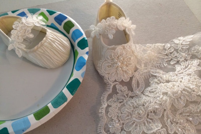 Hot Sale Blush Christening Gowns For Baby Girls Jewel Neck Lace Appliqued Baptism Dresses First Communication Dress With Bonnet