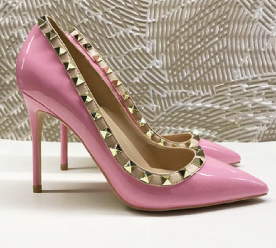 2020 new women leather stud sandals T-strap plus size summer High Heels rivets shoes Ladies party red sole 8cm 10cm 12cm 40 style with logo, Black
2020 new women leather stud sandals T-strap plus size summer High Heels rivets shoes Ladies party red sole 8cm 10cm 12cm 40 style with logo, Black