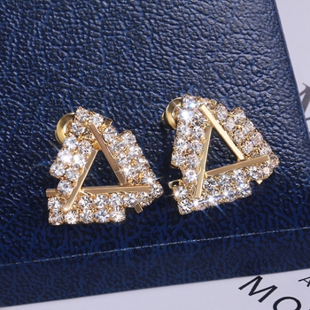 INS Popular Women Crystal Rhinestones Triangle Geometric Drop Dangle Stud Earrings Ladies Wedding Party Engagement Jewelry Gift
INS Popular Women Crystal Rhinestones Triangle Geometric Drop Dangle Stud Earrings Ladies Wedding Party Engagement Jewelry Gift
