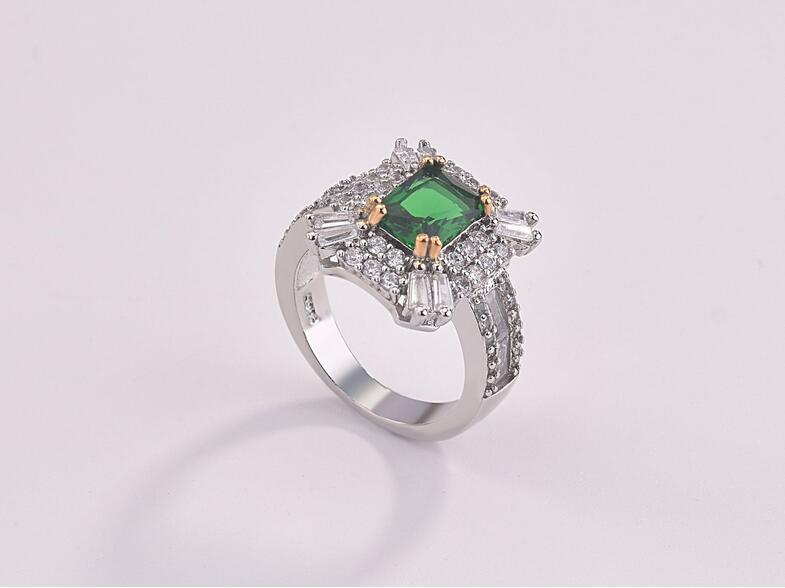 2019 New Arrival Top Selling Luxury Jewelry 925 Sterling Silver Princess Cut Emerald Gemstones Party Women Wedding Bridal Ring For Lover