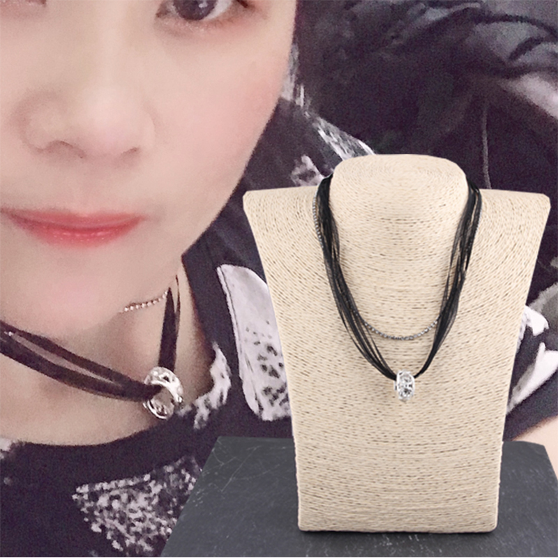 Fashion Women Multilayer Black Ribbon Ropes Golden/Silver Rhinestone Flower Wreath Circle Ring Pendant Choker Necklace Jewelry
Fashion Women Multilayer Black Ribbon Ropes Golden/Silver Rhinestone Flower Wreath Circle Ring Pendant Choker Necklace Jewelry