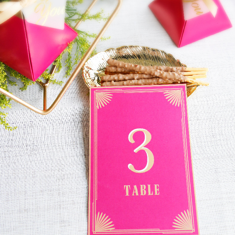 rose red wedding Favor Holders candy boxes Triangle shape gold stamp candy box Bridal presents 10 pcs European weddings Supplies thanks Gift Chocolate