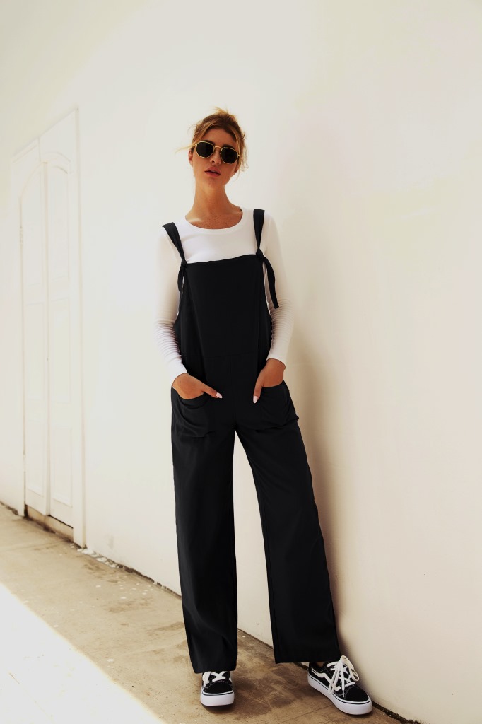 Spot Jumpsuits European explosion models spring and summer casual temperament strap pants pocket solid color street