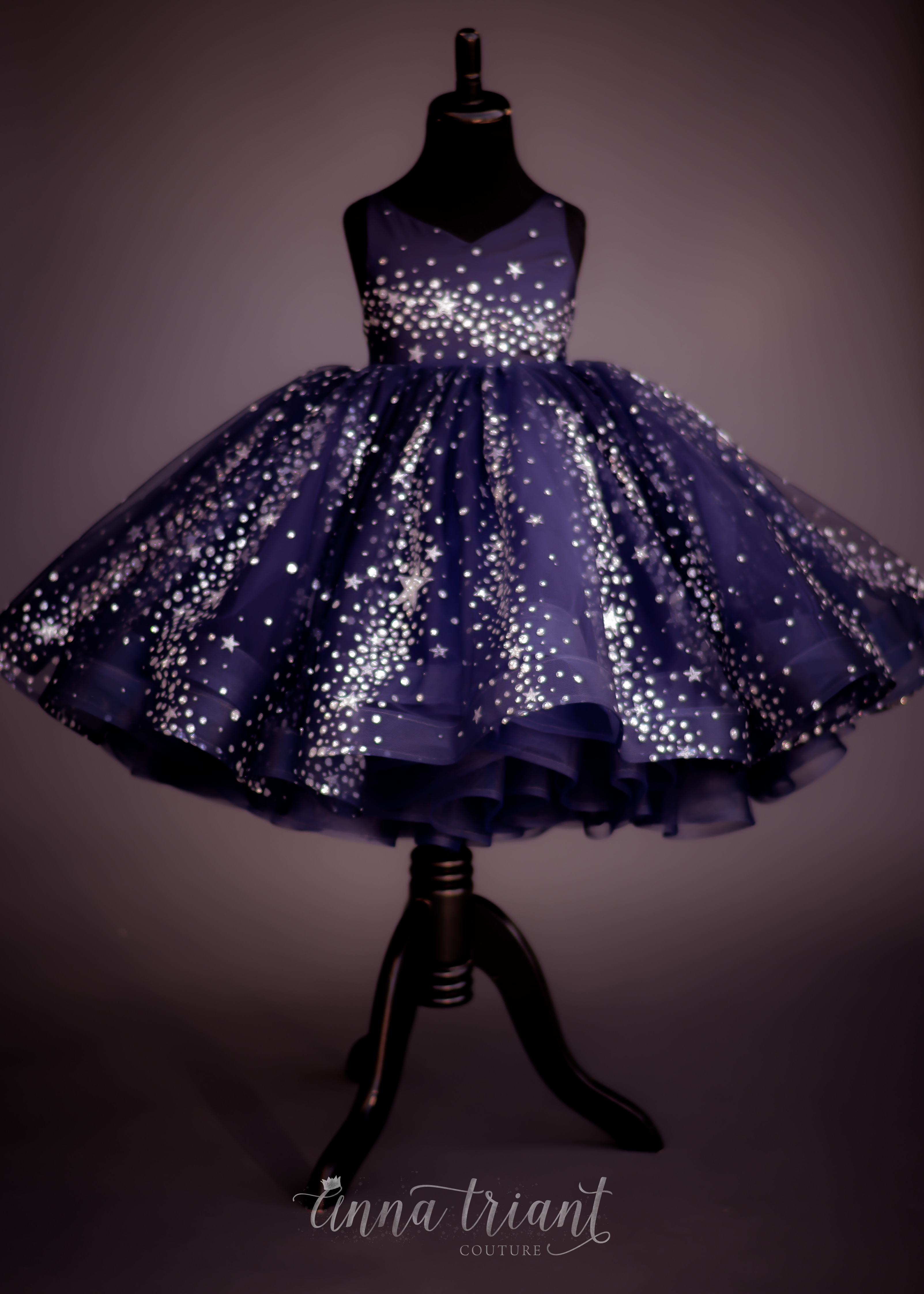 Cute Navy Lace 2020 Flower Girl Dresses Star Appliqued V Neck Backless Little Kids Wedding Dresses Beautiful Girls Pageant Dress Party Gowns