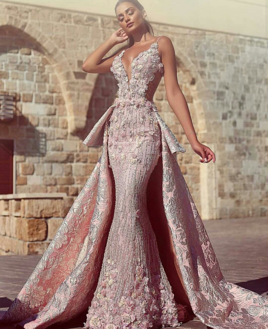 Gorgeous Mermaid Prom Dresses With Detachable Train Deep V Neck Lace 3D ral Appliqued Evening Dress Beads Long Quinceanera Gowns