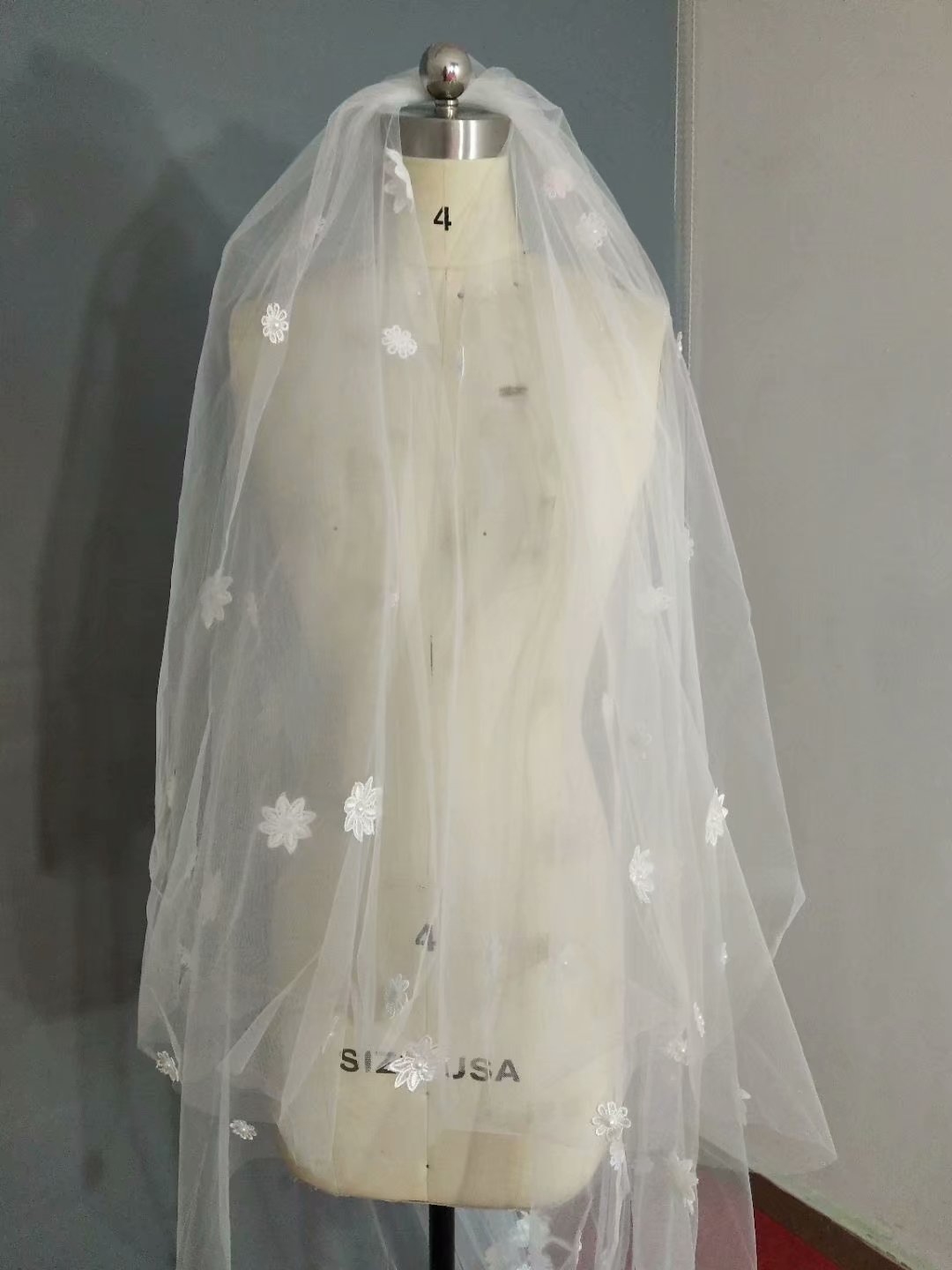 Free Shipping Long Wedding Veils Two Layers With Appliqued Blusher Custom Made Chapel Length Ivory White Bridal Veil With Comb Hot Selling