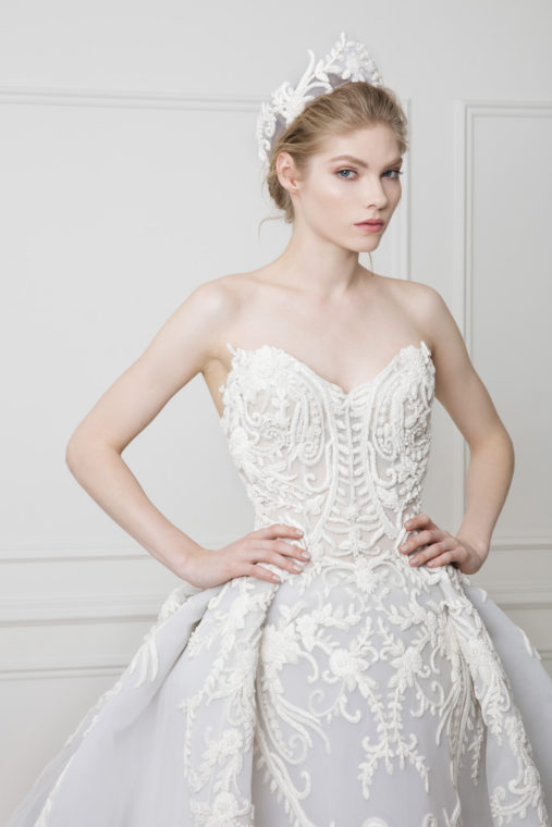 2020 Bridal Dress With Detachable Train Sweetheart 3D Lace Appliqued Beaded Wedding Dress Backless Ruffle Sweep Train Robes De Mariée