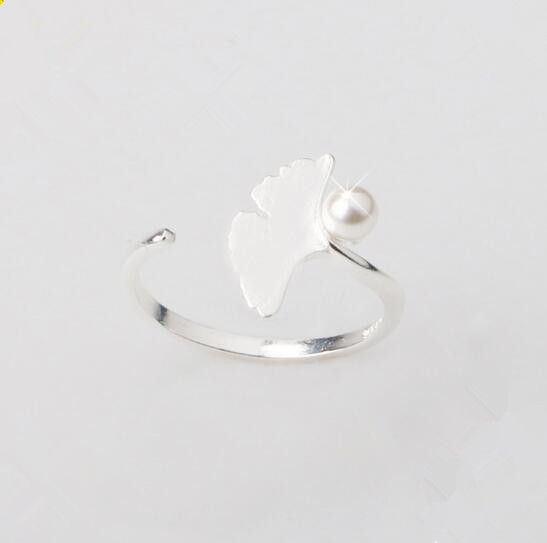 Antique Silver ginkgo leaf Plant Opening Finger ring for Women lady Elegant Wedding rings Imitation Pearl Lovely Gift
Antique Silver ginkgo leaf Plant Opening Finger ring for Women lady Elegant Wedding rings Imitation Pearl Lovely Gift