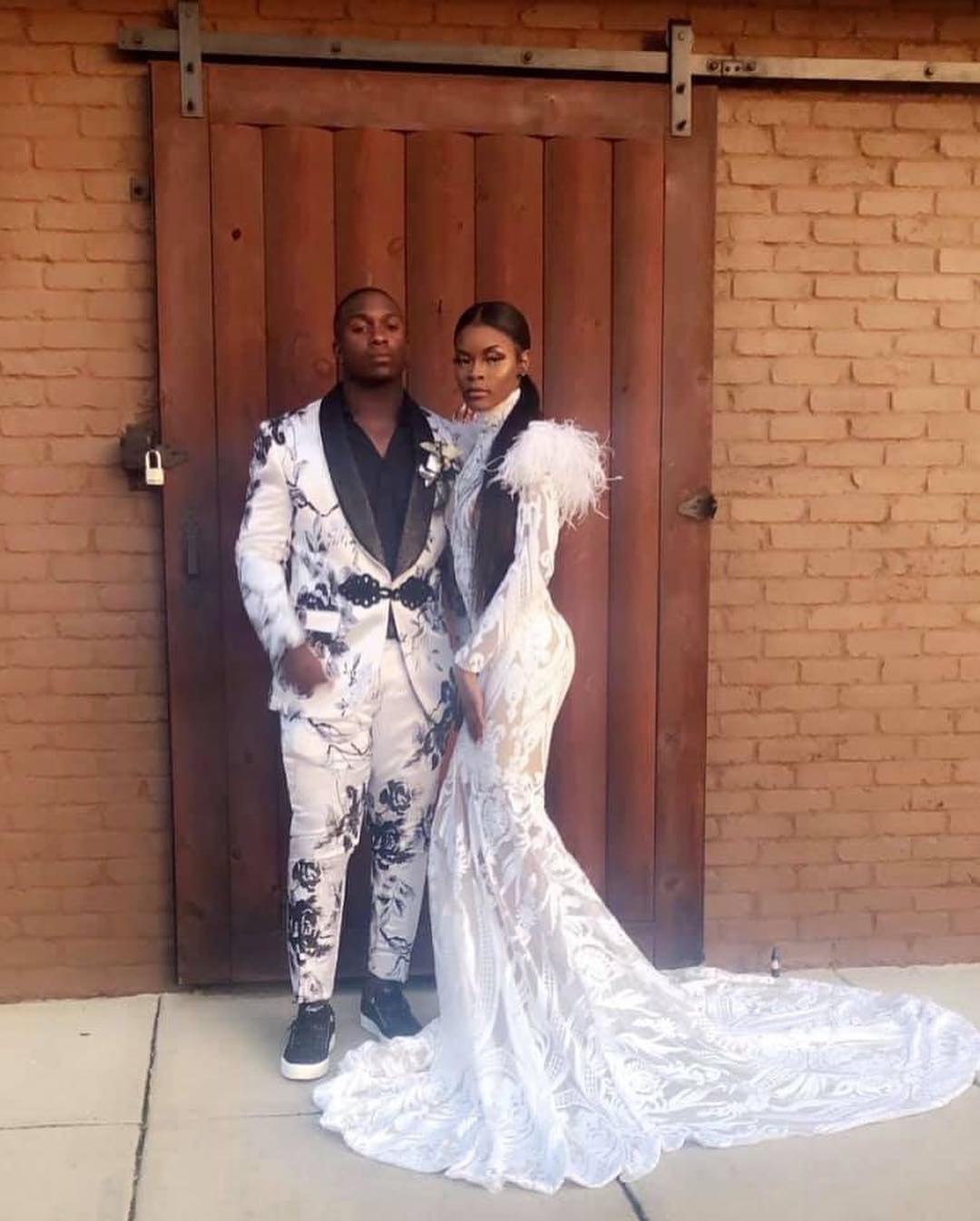 South African Mermaid Wedding Dresses High Neck Lace Feather Long Sleeve Backless Sweep Train Bridal Gowns Plus Size robe de mariée