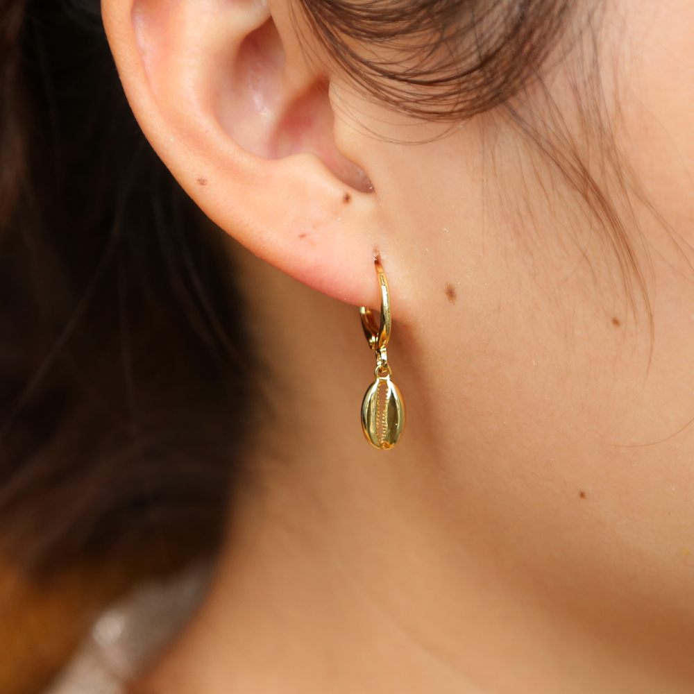 sea shell earring 2024 latest new design gold plated high polish mini hoop with charm cute lovely girl jewelry