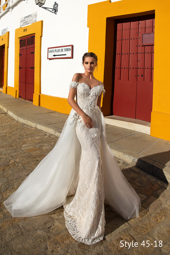 2019 Mermaid Wedding Dresses With Detachable Train Lace 3D Floral Applique Zipper Back Boho Bridal Dress Sweep Train Plus Size Wedding Gowns