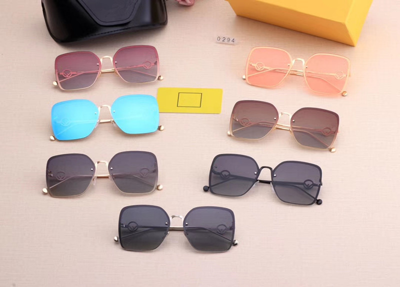 0294 FenD Hot Style Ray Fashion Trend Sunglasses 59mm Lenses 7 Color Sunglasses Men Women Hot Style Fashion Trend Designer Sunglasses
0294 FenD Hot Style Ray Fashion Trend Sunglasses 59mm Lenses 7 Color Sunglasses Men Women Hot Style Fashion Trend Designer Sunglasses