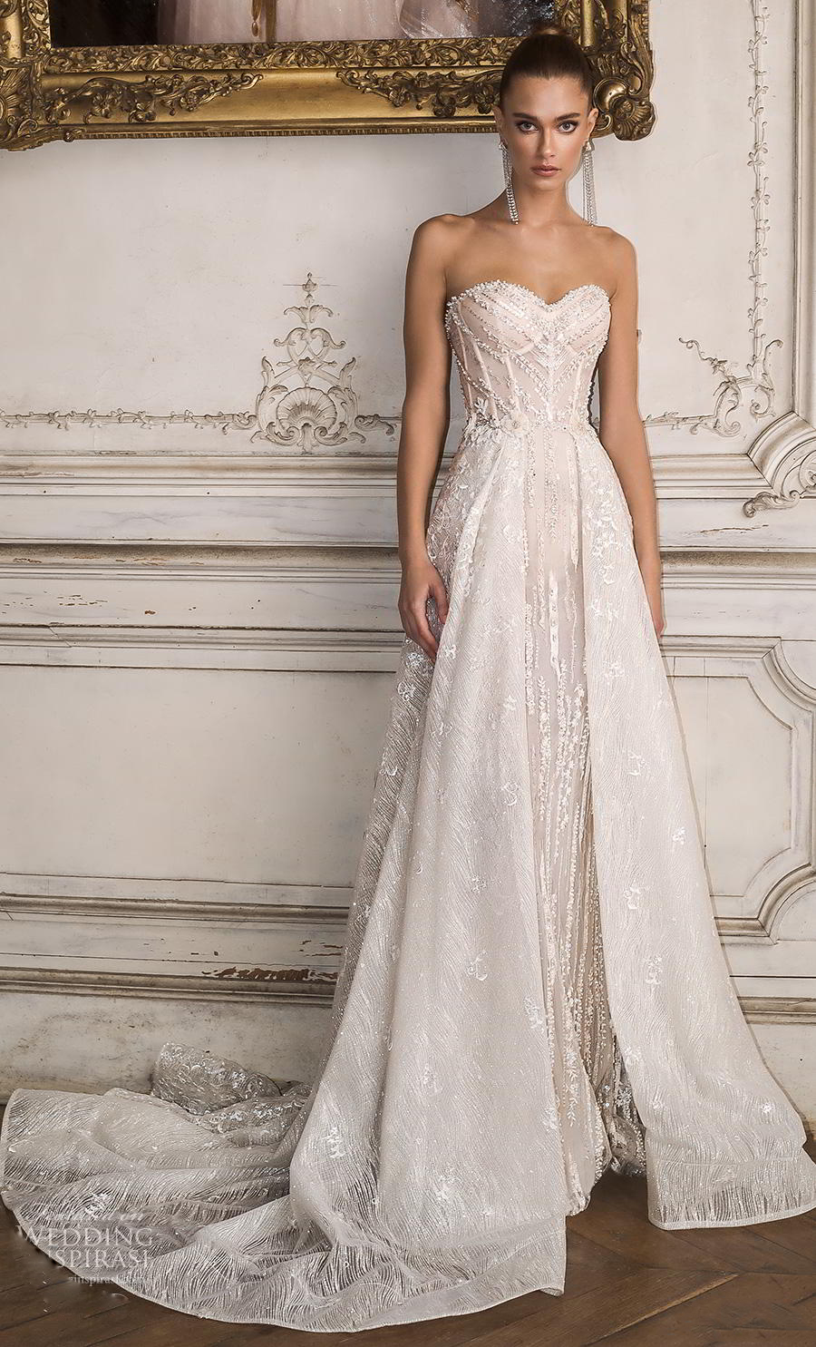 2020 Modest Birenzweig A Line Wedding Dresses Sweetheart Sleeveless Lace Hand Made Flowers Crystal Wedding Gowns Sweep Train robe de mariée