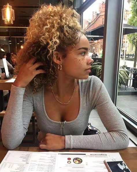613 blonde ponytail hair extension deep curly fashion new girls women white blonde virgin ponytail 140g free ship
613 blonde ponytail hair extension deep curly fashion new girls women white blonde virgin ponytail 140g free ship