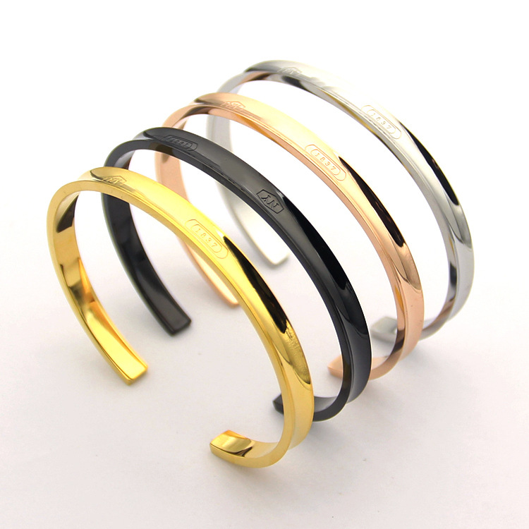 Factory Outlet High Quality Fifth Generation 18K Gold Titanium Steel Bracelet Fashion Classic Couple Bracelet for Couples gift
Factory Outlet High Quality Fifth Generation 18K Gold Titanium Steel Bracelet Fashion Classic Couple Bracelet for Couples gift