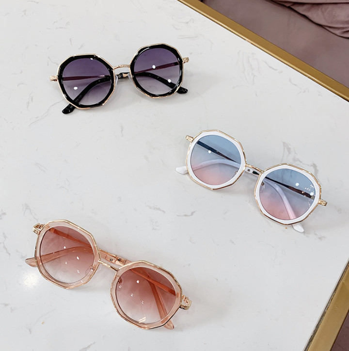 Fashion children sunglasses girls polygon frame Uv beach glasses boys outdoor cycling sunblock kids designer adumbral sun glasses F8883 
Fashion children sunglasses girls polygon frame Uv beach glasses boys outdoor cycling sunblock kids designer adumbral sun glasses F8883