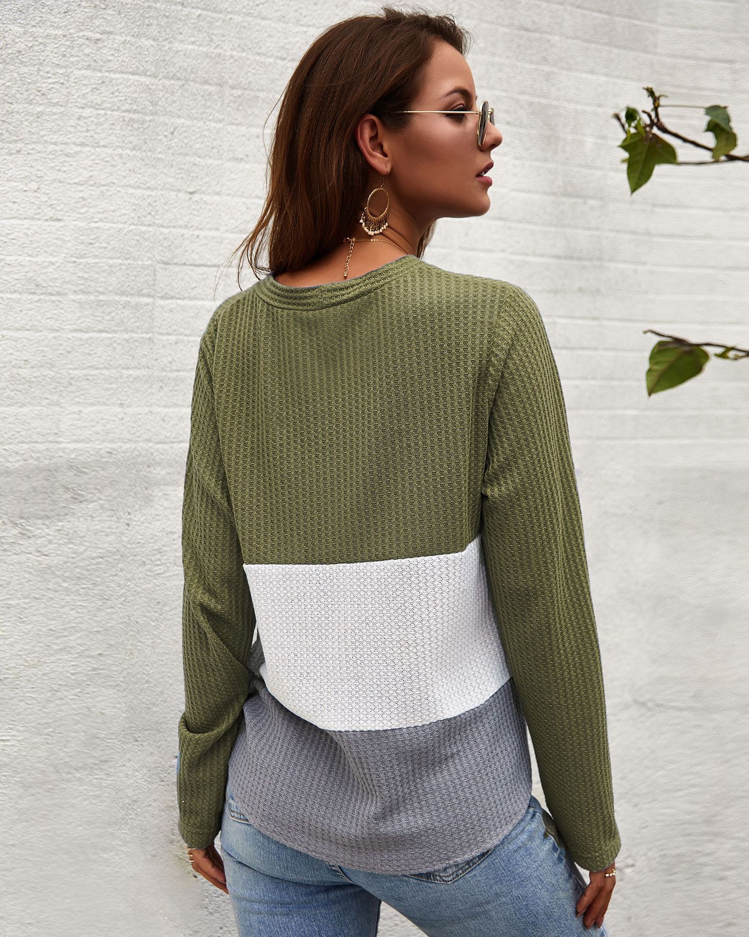 Spot Knits European autumn and winter sexy V-neck long-sleeved pullover button temperament sweater support mixed batch