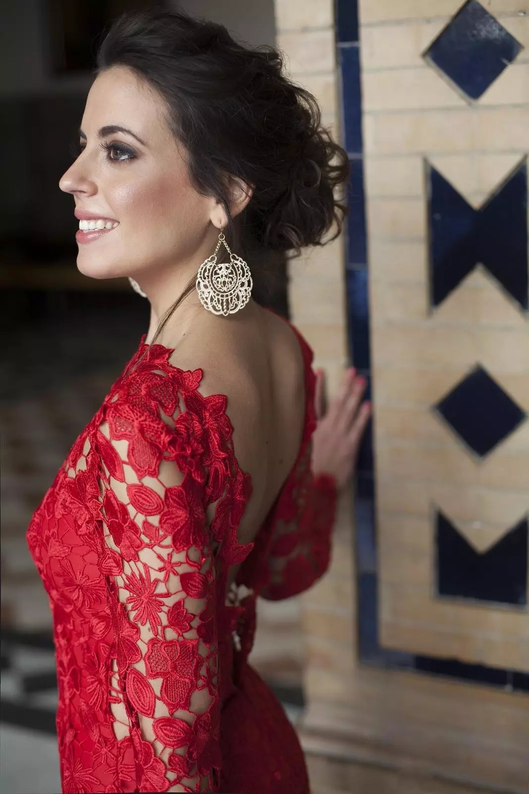 2019 Red Mermaid Evening Dresses Wear Lace Sexy Backless Tiered Ruffles Bateau Illusion Sweep Train Prom Dresses Party Gowns Custom Made