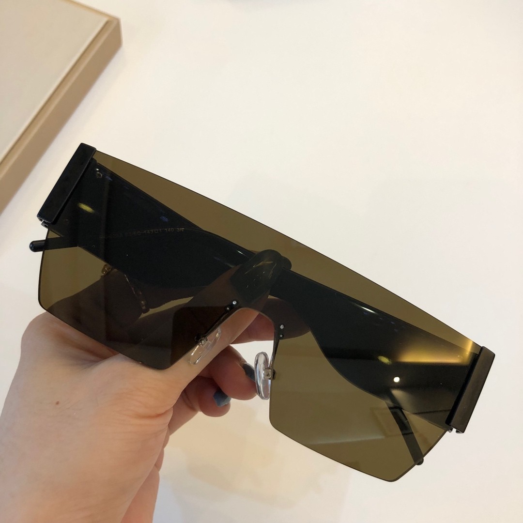 New fashion women sunglasses 2233 men sunglasses simple and generous men sun glasses outdoor uv400 protection eyewear with case, White;black
New fashion women sunglasses 2233 men sunglasses simple and generous men sun glasses outdoor uv400 protection eyewear with case, White;black
