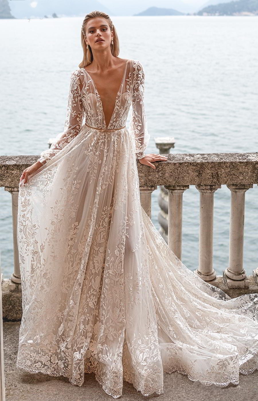 Stunning Lace Long Sleeves Wedding Dresses Deep V Neck Backless Bridal Gowns A Line Sweep Train Tulle robe de mariée