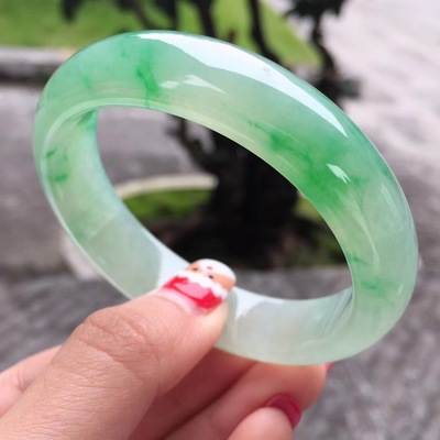 Natural Burmese Jadeite 54-64mm Green Two-color Bracelet Elegant Princess Jewelry Send Mom to Girlfriend
Natural Burmese Jadeite 54-64mm Green Two-color Bracelet Elegant Princess Jewelry Send Mom to Girlfriend