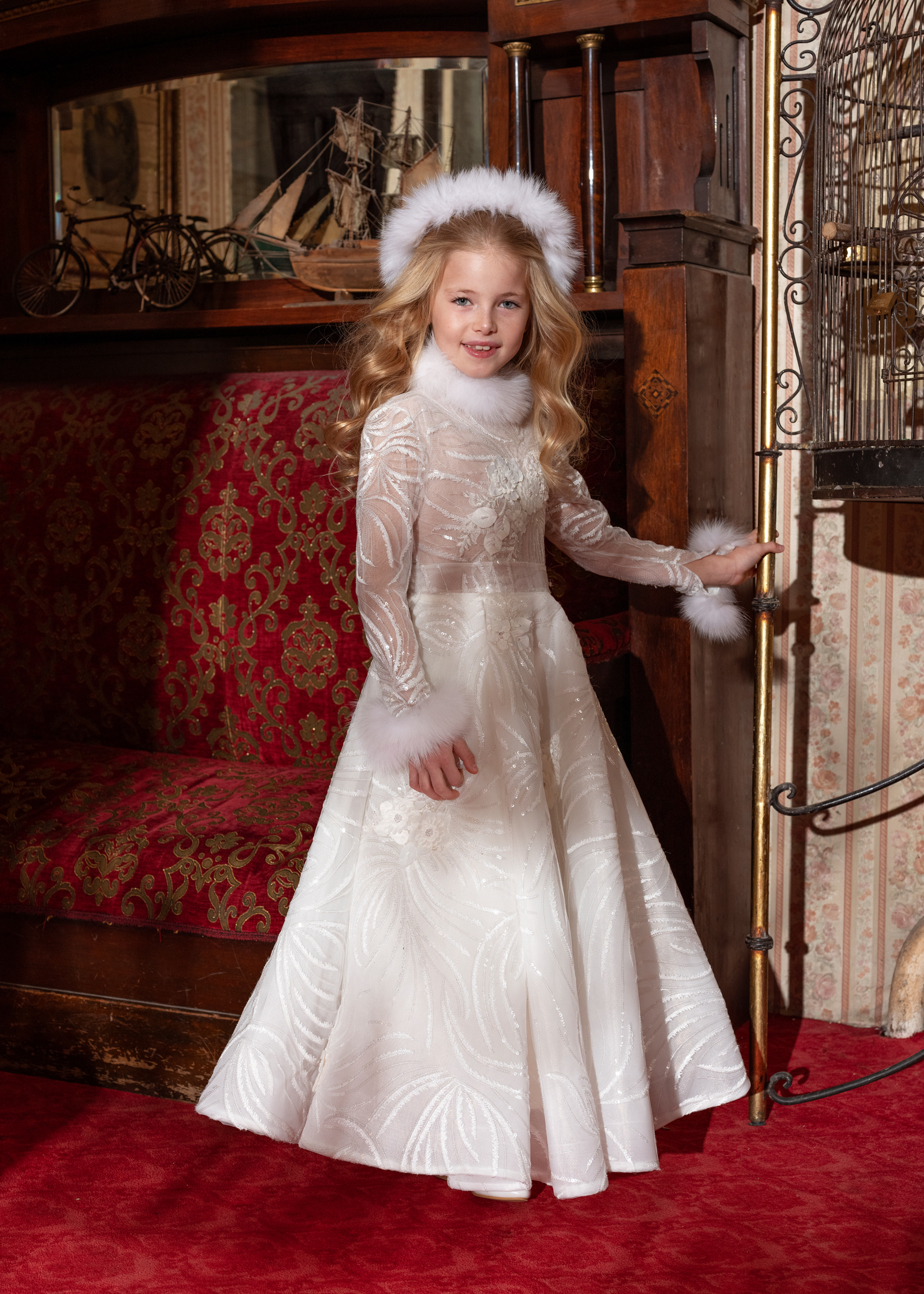 wer Fall Winter Long Sleeve Jewel Neck Girls Pageant Gowns with Fur Gorgeous Formal Prom Dresses