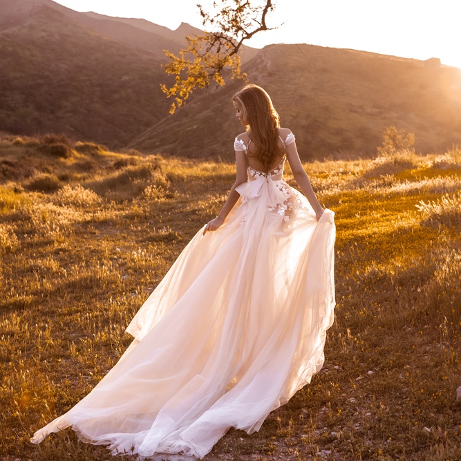 A Line Fashion Lace Wedding Dresses Sweetheart Neck Backless Bridal Gowns Sweep Train Tulle Boho Robe De Marie