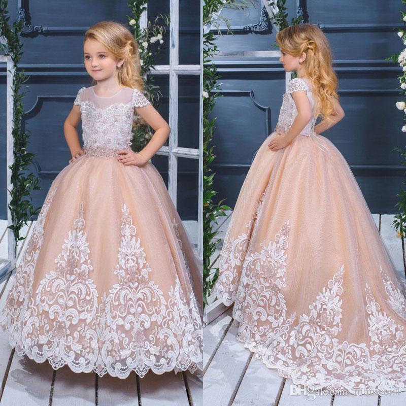 Pretty Ball Gown Flower Girls Dresses For Weddings 2019 Lace Appliqued Puffy Skirts Communion Dress Short Sleeve Little Kids Birthday Gowns, White
Pretty Ball Gown Flower Girls Dresses For Weddings 2019 Lace Appliqued Puffy Skirts Communion Dress Short Sleeve Little Kids Birthday Gowns, White