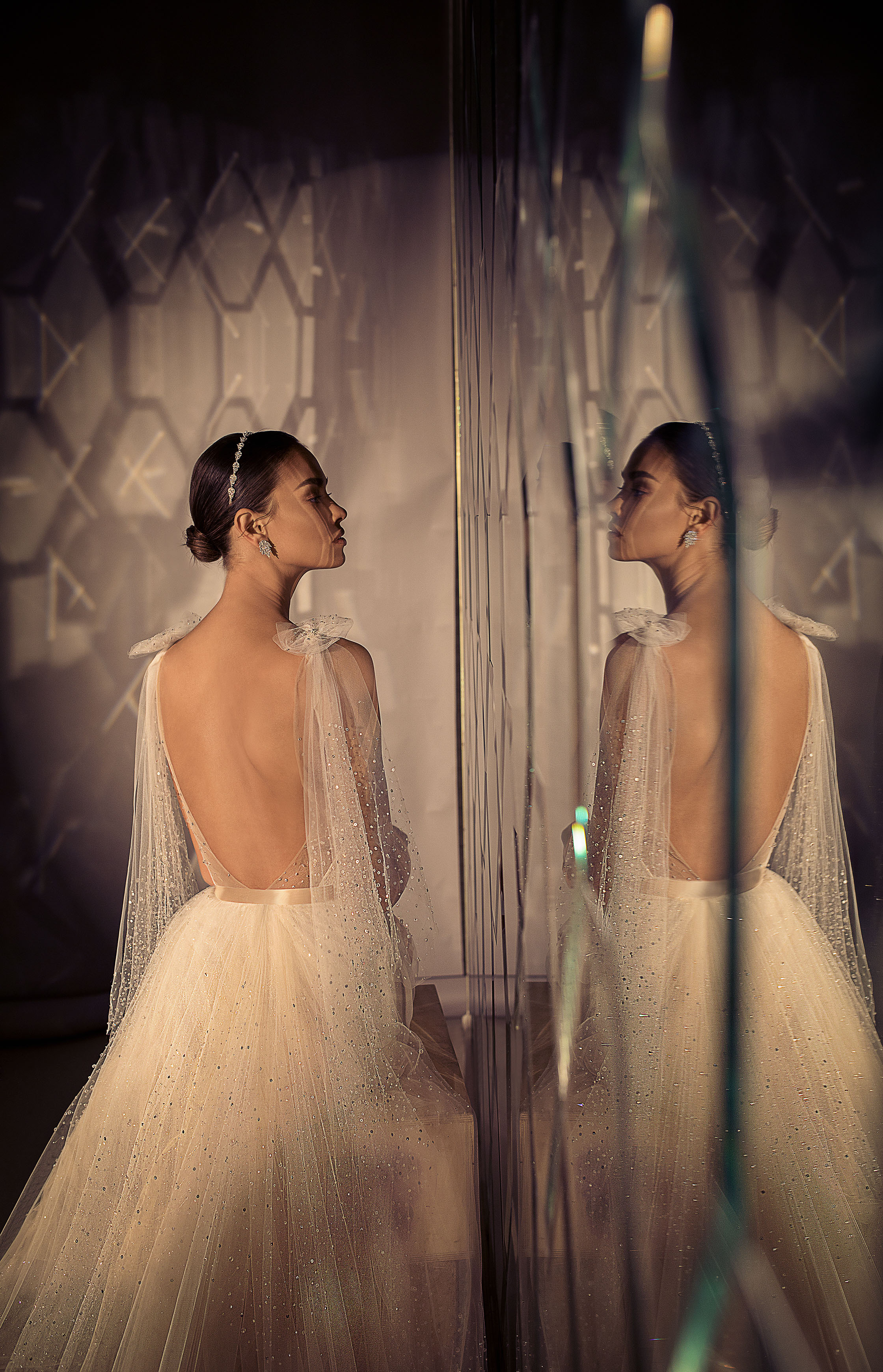 Elihav Sasson 2019 Wedding Dresses Luxury Bling Bling Sequined Deep V Neck Beads Bridal Gowns Court Train Garden Wedding Dress