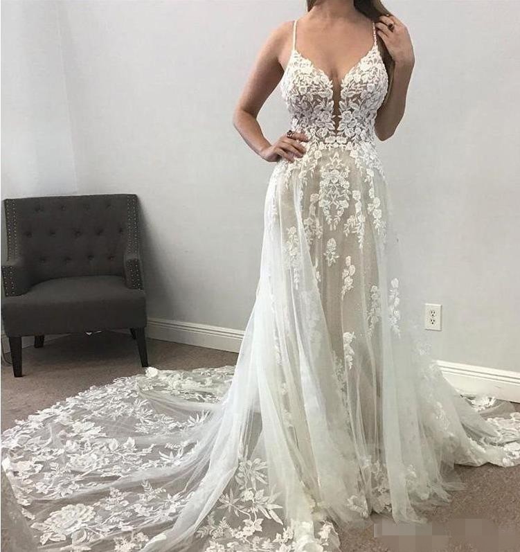E A Boho Dresses Spaghetti Straps Lace Applique Chapel Train Pluning V Neck Tulle Beach Wedding Gown Vestido De Novia Pplique Estido