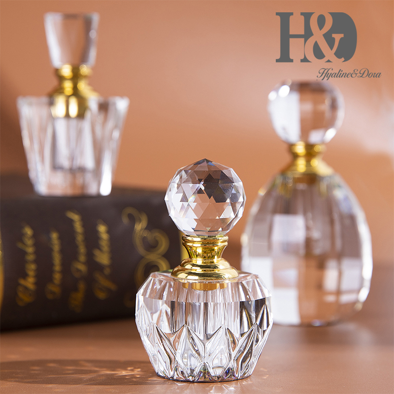H&D 3 Styles Vintage Crystal Empty Decor Mini Refillable Perfume Bottle Portable Essential oil Container Wedding Favors
H&D 3 Styles Vintage Crystal Empty Decor Mini Refillable Perfume Bottle Portable Essential oil Container Wedding Favors