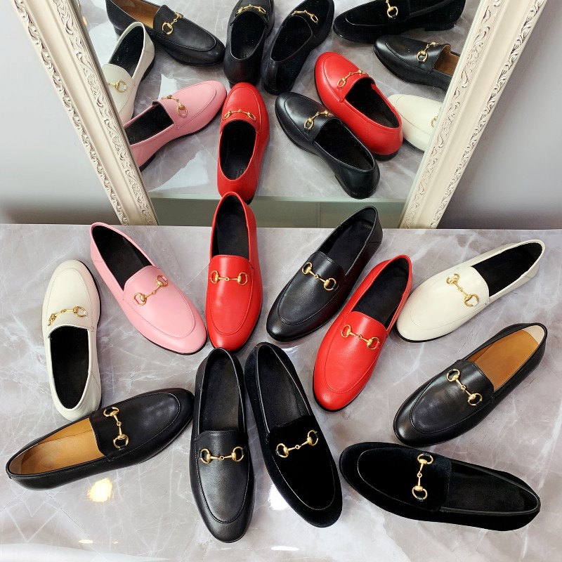 2019 New Designer loafers for men women leather velvet horsebit buckle embroidery tiger luxury fashion shoes mens womens size EUR34-46, Hello;good shopping
2019 New Designer loafers for men women leather velvet horsebit buckle embroidery tiger luxury fashion shoes mens womens size EUR34-46, Hello;good shopping