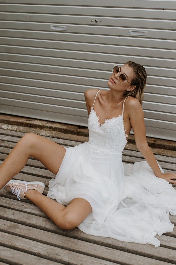 bohemian beach chiffon wedding dresses lace appliqued boho sapghetti strap lihi hod bridal gowns cheap a line wedding dress