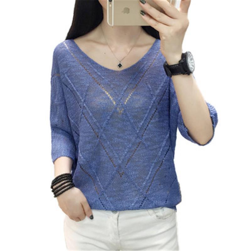 2020 knitted sweater hollow jacket women' thin style new summer bat sleeve blouse Korean version of loose mesh sweater tops, Blue
2020 knitted sweater hollow jacket women' thin style new summer bat sleeve blouse Korean version of loose mesh sweater tops, Blue
