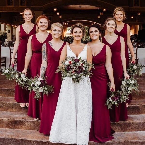 Spring 2020 Cheap Bridesmaid Dresses Weddings Modest V Neck A Line Floor Length Burgundy Chiffon Wedding Evening Party Dresses
Spring 2020 Cheap Bridesmaid Dresses Weddings Modest V Neck A Line Floor Length Burgundy Chiffon Wedding Evening Party Dresses