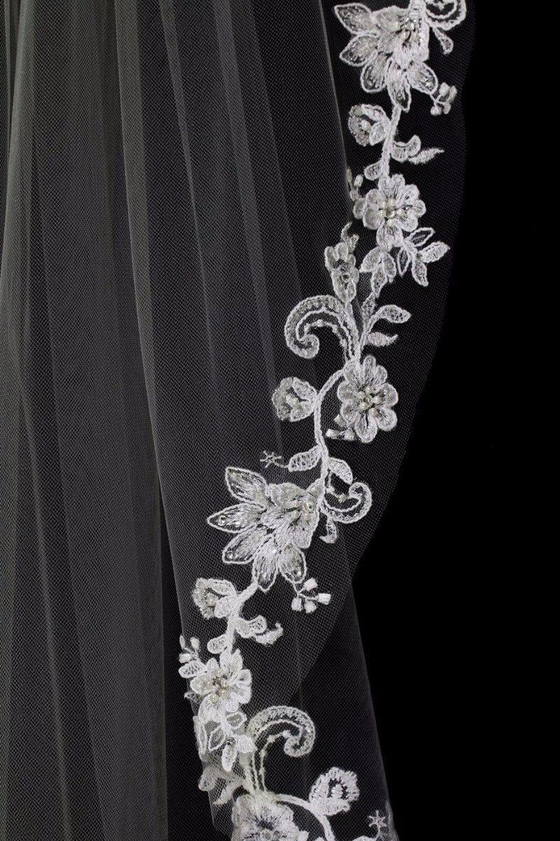 One Layer Short Bridal Veils Pearl Lace Appliqued Simple Veil Custom Made Wedding Accessories Beaded Veil